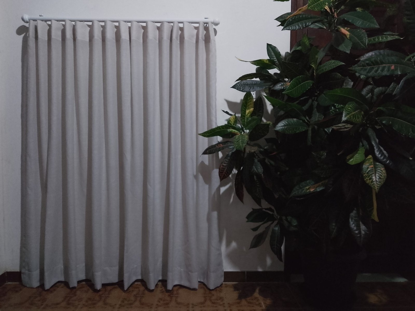 Cortina Blackout na Prega de Ilhós no Deslizante – Coleção Linho